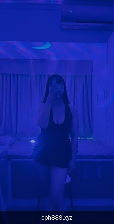 肤白水多小姐姐